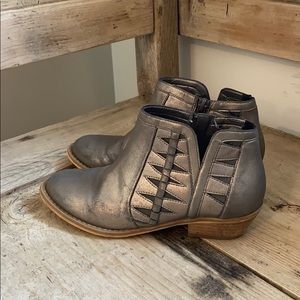 Girls bronze booties with small heel